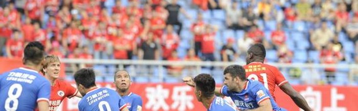  尼姆防线屡现低级失误，客场惨败暴露保级形势严峻危机