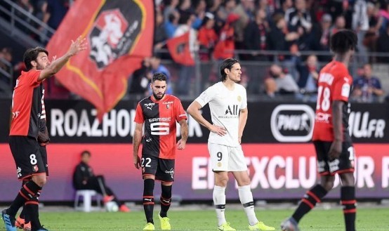  巴黎圣日耳曼客场逆转击败里昂，积分榜领跑优势扩大  