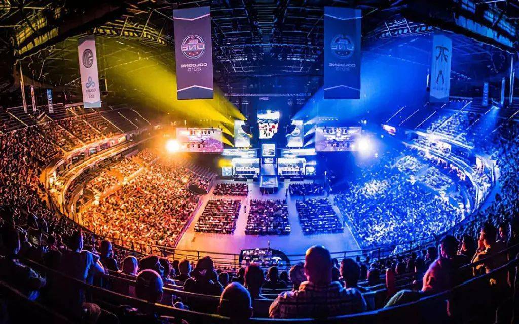  沃尔夫斯堡主场灯光故障延期比赛  