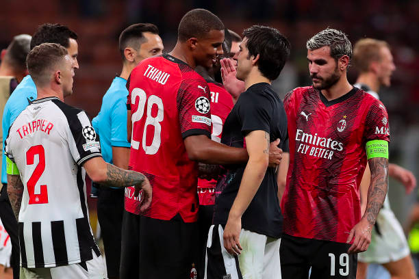  米兰德比战平保留悬念  